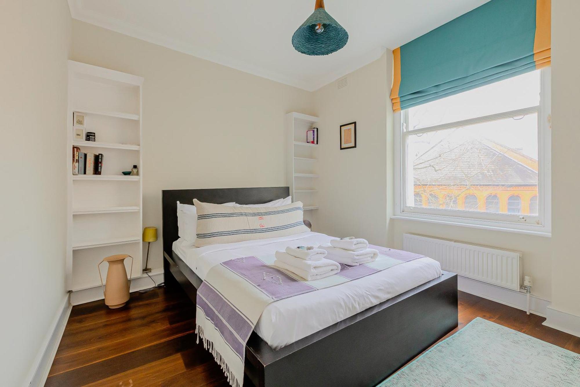 New Listing! Bright 1br, Heart Of Notting Hill Londen